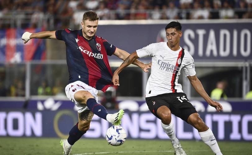 包含巴黎中场：球队需改善对手快速反击的应对能力的词条