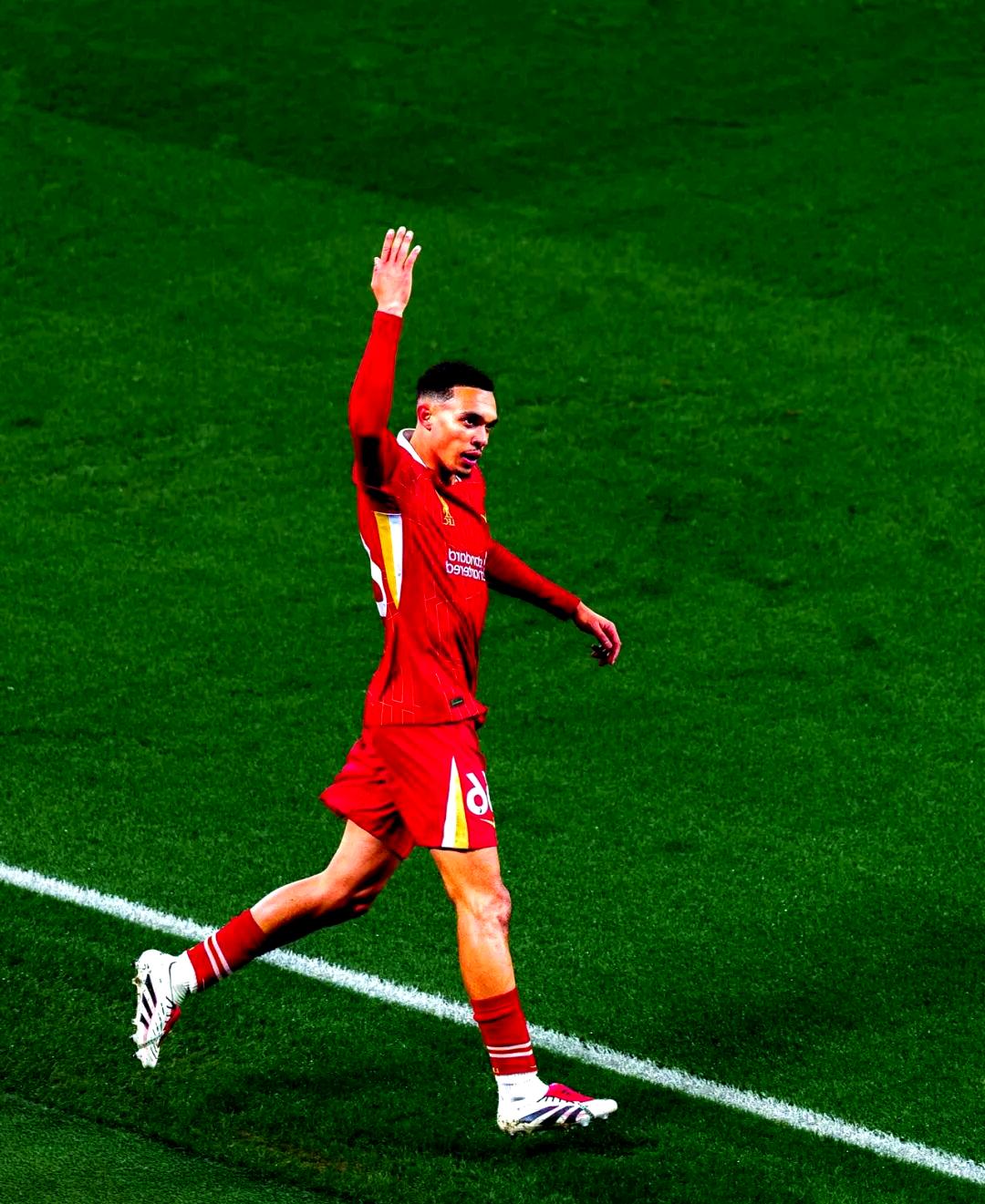 包含利物浦新星阿诺德傲立欧冠赛场的词条 包含利物浦新星阿诺德傲立欧冠赛场的词条