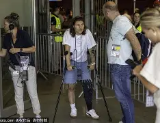 包含瑞士女足晋级南极女足友谊赛半决赛的词条