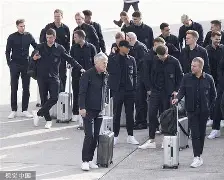 包含德国国家队正发起对欧洲预选赛冠军的冲击的词条