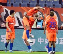 大连超越主场不敌山东泰山，主场遭遇失利(水浒巾帼劫txt扈三娘)